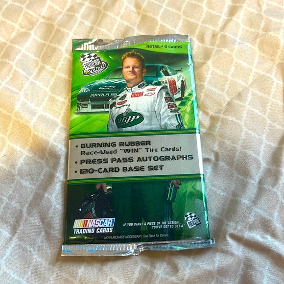 2008 NASCAR Trading cards - Picture 1 of 5